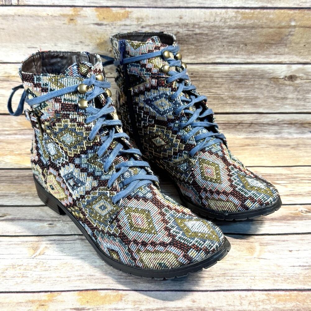 Womens Restricted Bohemian Geometric Patterned Tapestry Lace Up Combat Boots 9